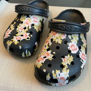 Size 10 Women’s Crocs